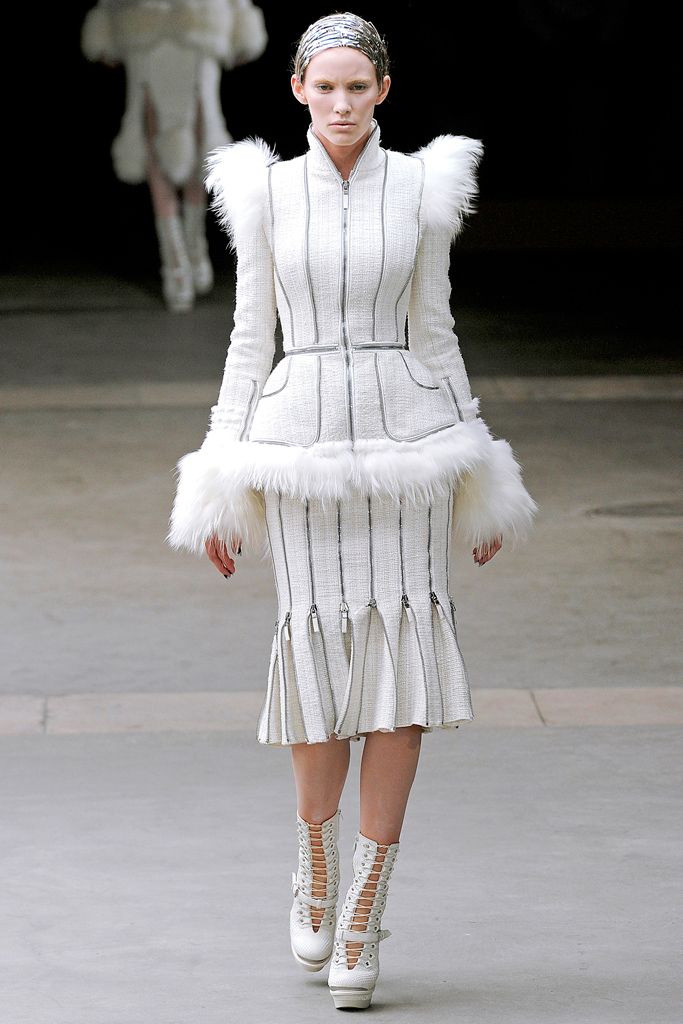 Alexander McQueen 2011秋冬成衣高清圖片